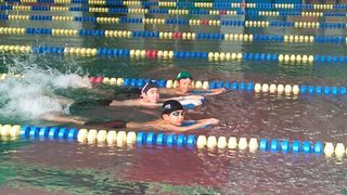 hswimming-2011-03-15T00_03_40-2.jpg